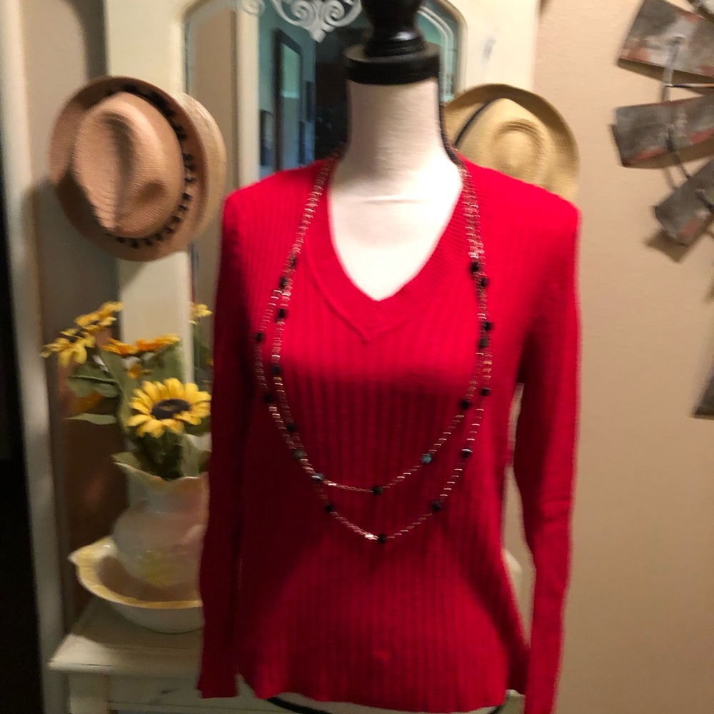 Longsleeve George sweater with scoop neck